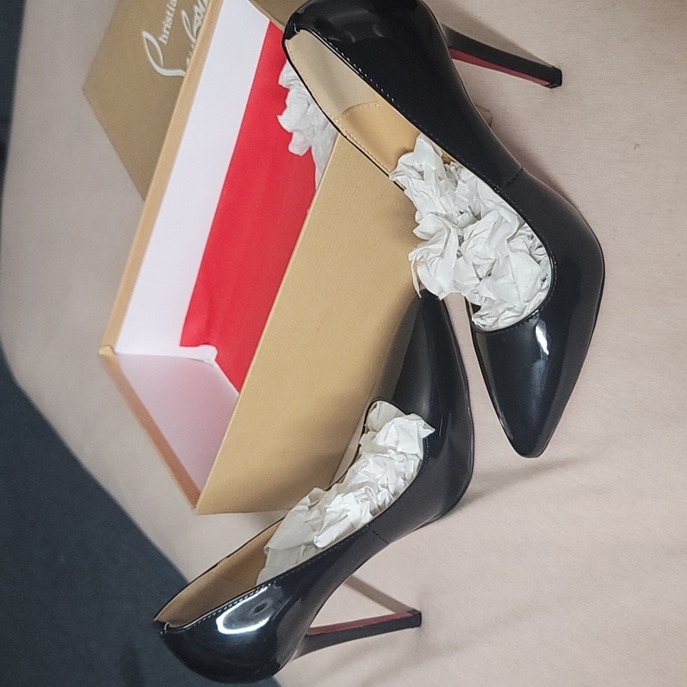 Black Patent Heels EU 38 (Fits like a size US7) Heel Height 4.75" Never Worn